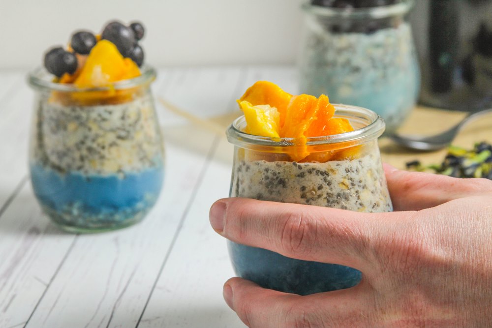 Grabbing a weck jar of overnight oats with butterfly pea tea