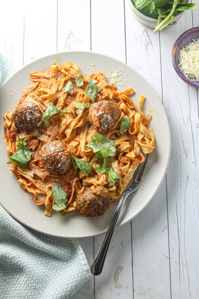 carba-nada-pasta-with-juicy-meatballs